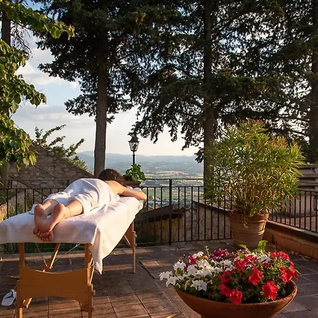 Relais Borgo Campello * Кампелло-суль-Клитунно