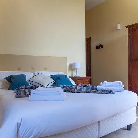 Relais Borgo Campello كامبيلو سول كليتونو