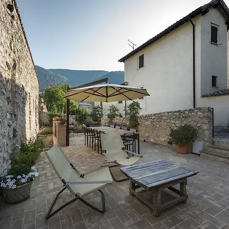 Летний дом Relais Borgo Campello Кампелло-суль-Клитунно