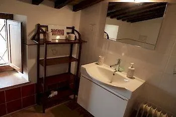 Relais Borgo Campello * كامبيلو سول كليتونو