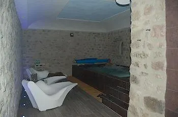 Relais Borgo Campello * Кампелло-суль-Клитунно