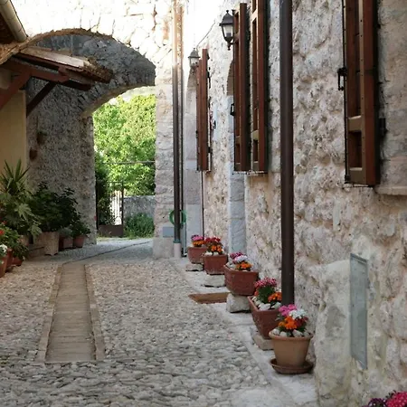 Relais Borgo Campello * Кампелло-суль-Клитунно