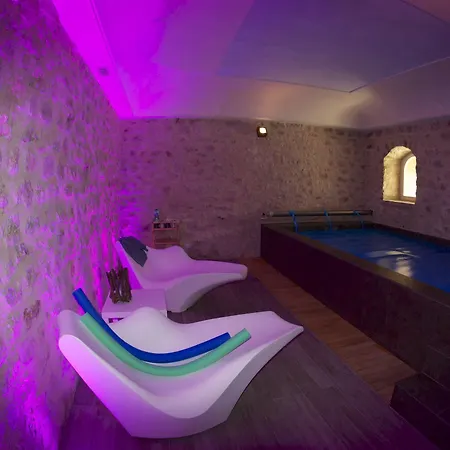 Relais Borgo Campello * Кампелло-суль-Клитунно