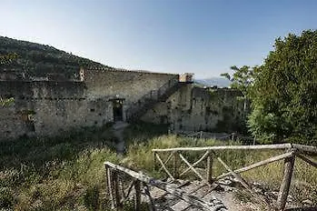 Relais Borgo Campello Casa de Campo *